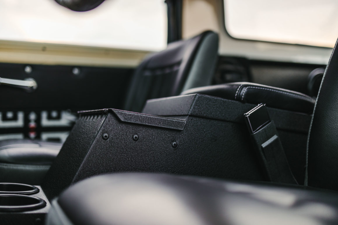 Scout 800 interior
