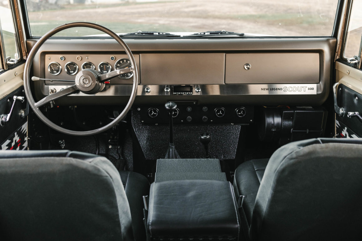 Scout 800 interior