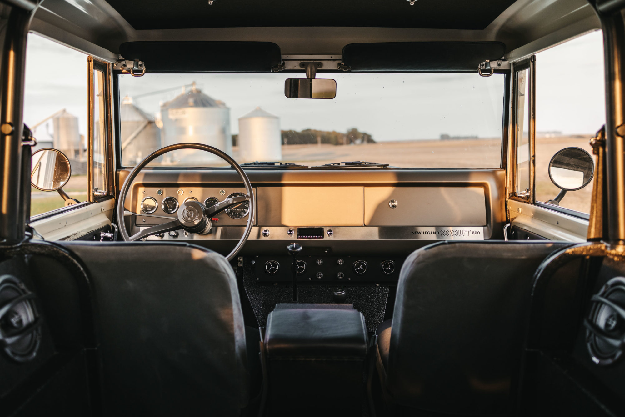 Scout 800 interior